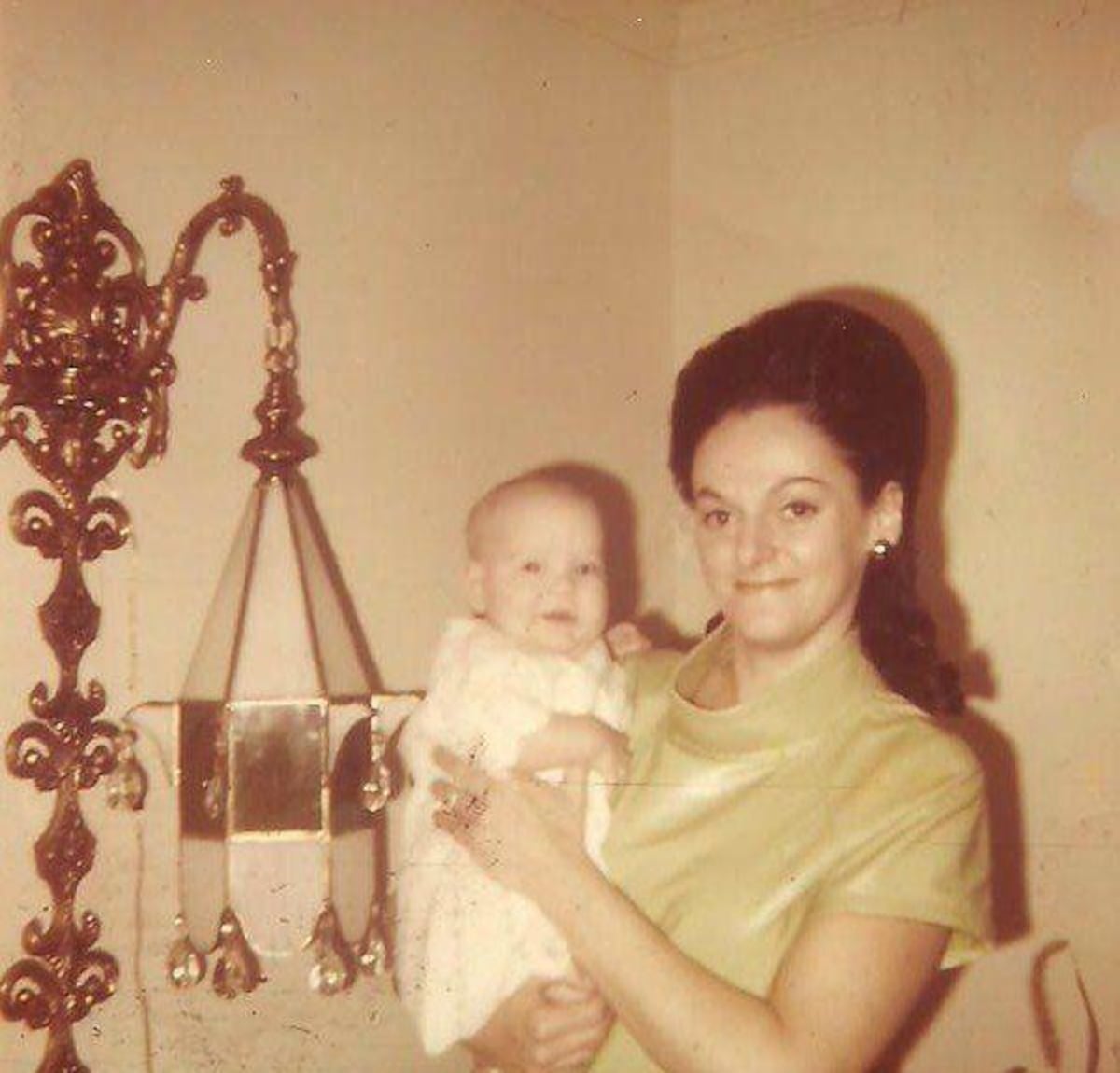 “Nos reencontramos después de 40 años y el amor aún estaba ahí”: la conmovedora historia de dos adolescentes que fueron separados cuando ella quedó embarazada