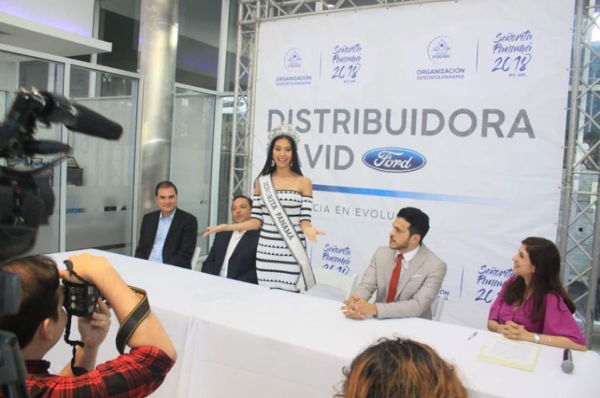 Rosa Montezuma estrena su primer carro