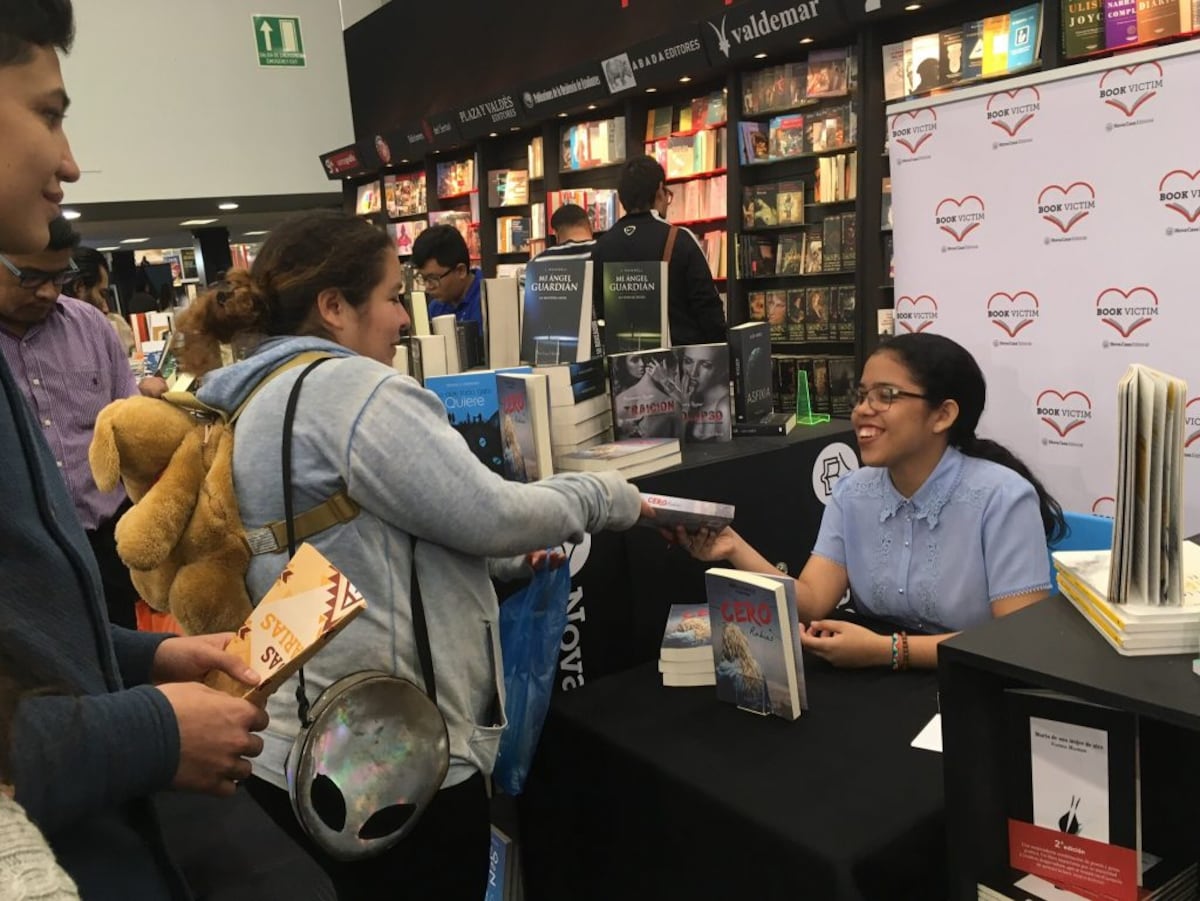 Daniella Castillo, la adolescente panameña autora de seis novelas