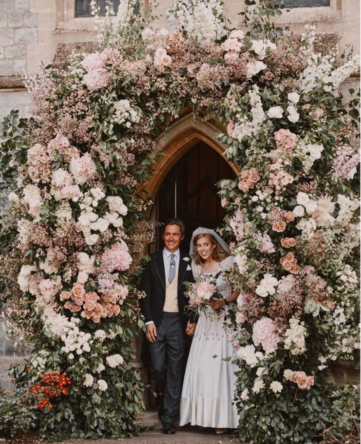 La princesa, su boda, el vestido del armario de la abuela y una tiara de cien años
