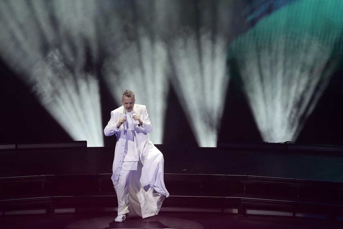 Miguel Bosé retoma el vuelo en ciudad de México tras ocho años fuera de los escenarios