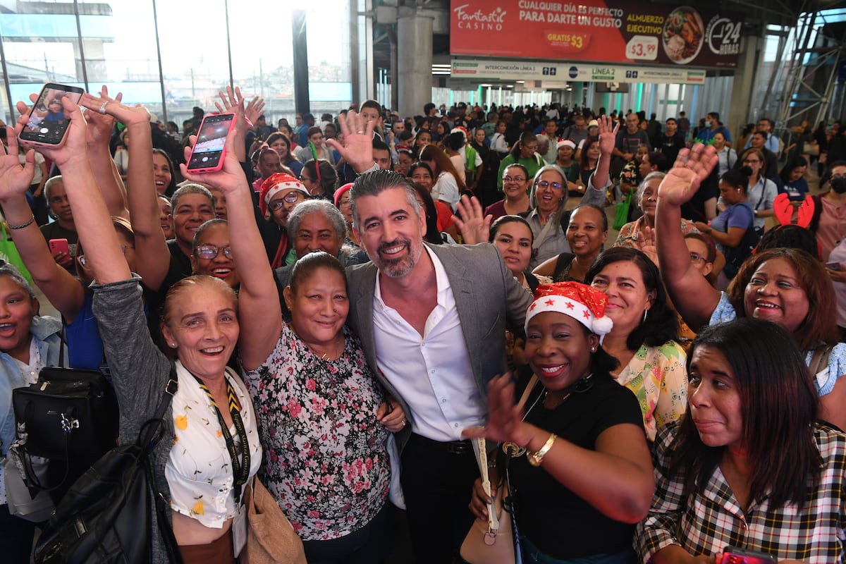 Navidad y música en el Metro de Panamá