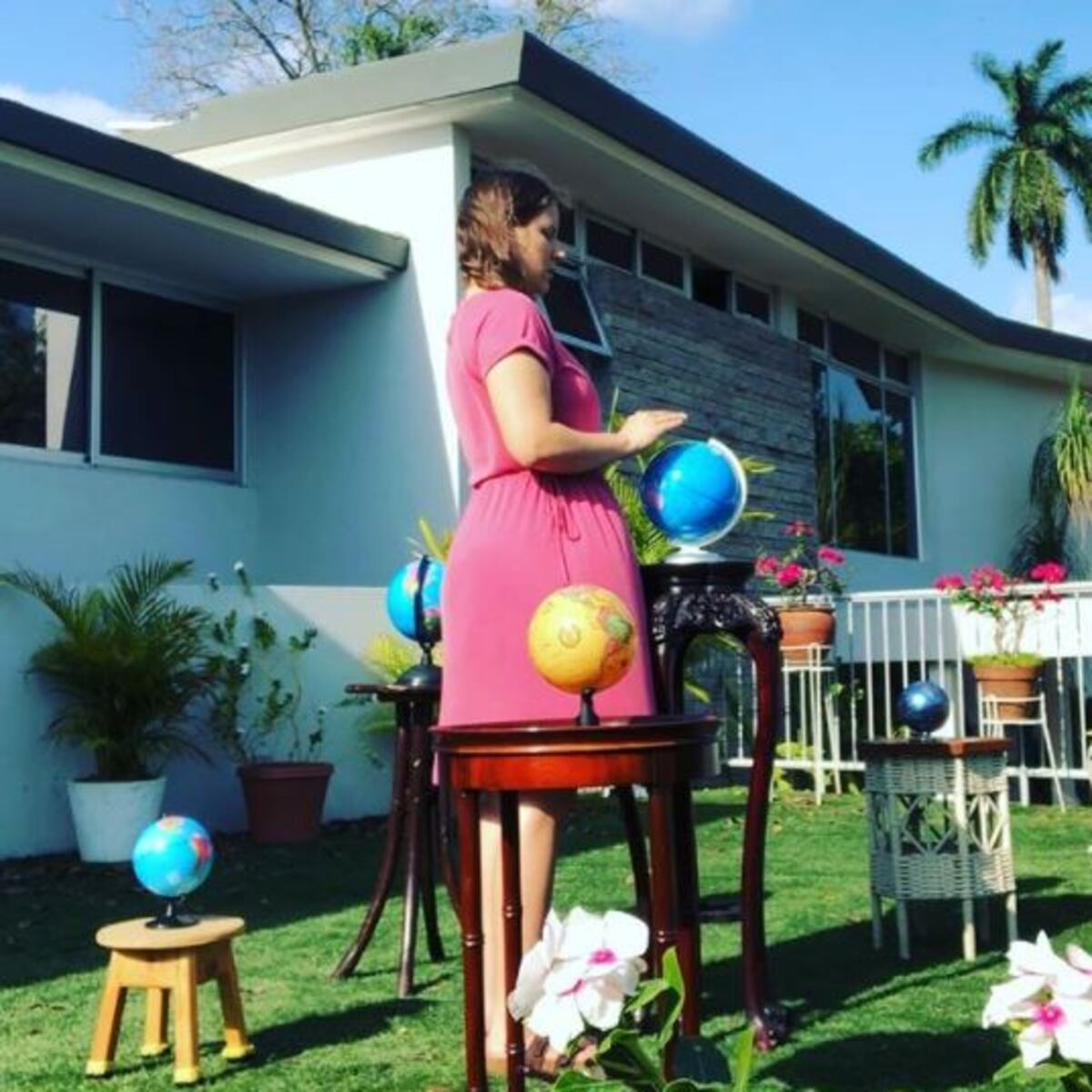 200 días y 500 noches con 12 globos terráqueos