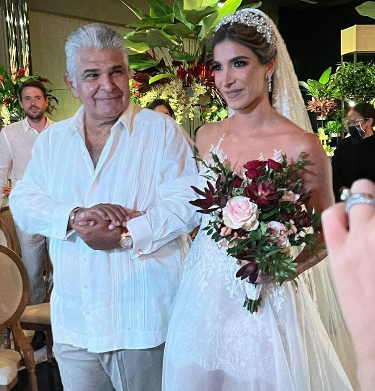 Alexandra Mulino, hija del presidente José Raúl Mulino, recuerda su vestido de novia hecho en Panamá